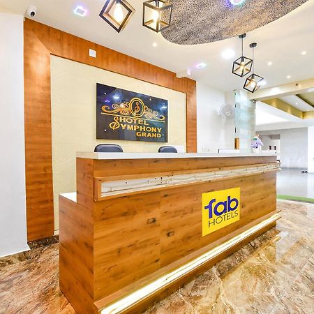 Fabhotel Symphony Grand 阿穆达巴 外观 照片