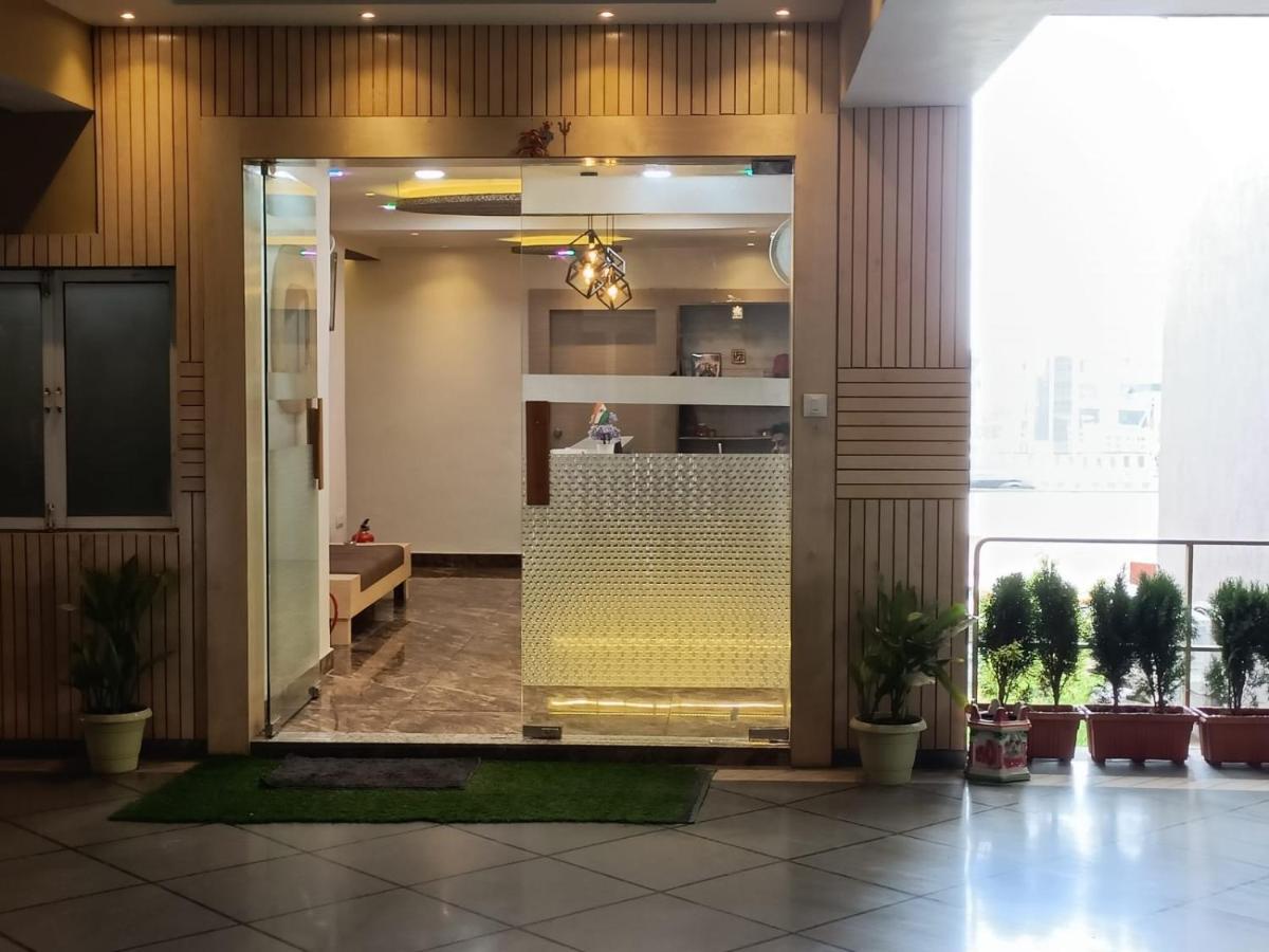 Fabhotel Symphony Grand 阿穆达巴 外观 照片
