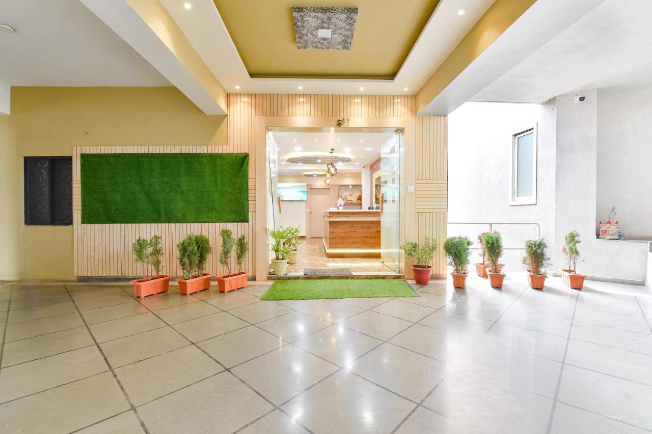Fabhotel Symphony Grand 阿穆达巴 外观 照片