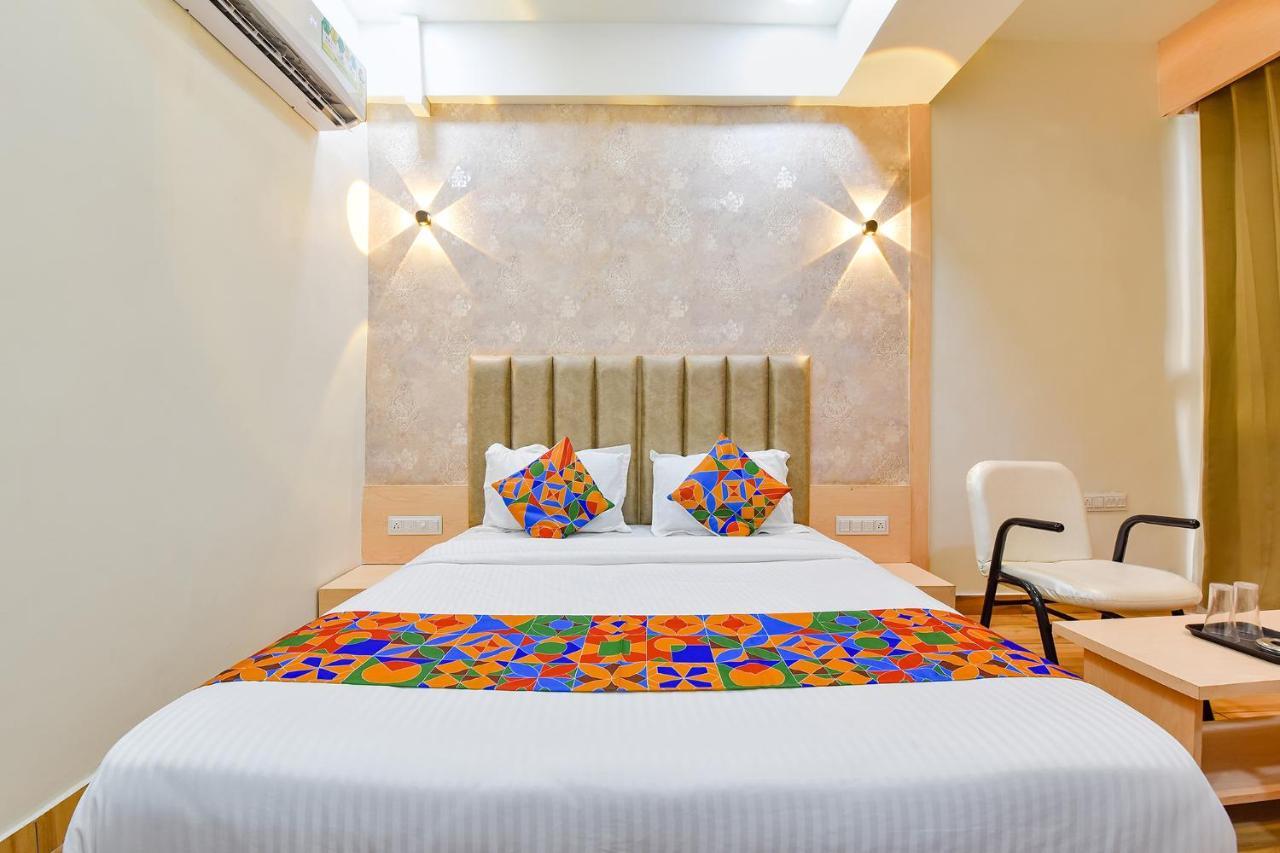 Fabhotel Symphony Grand 阿穆达巴 外观 照片