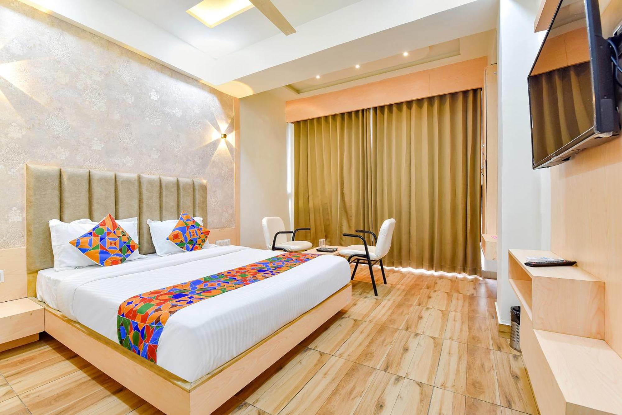Fabhotel Symphony Grand 阿穆达巴 外观 照片