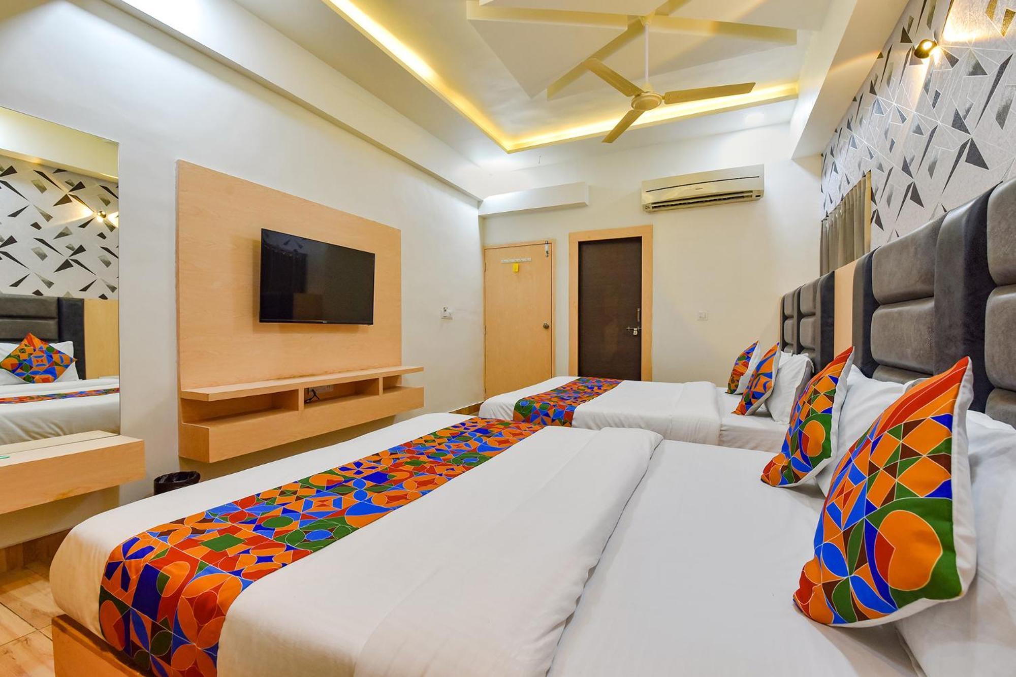 Fabhotel Symphony Grand 阿穆达巴 外观 照片