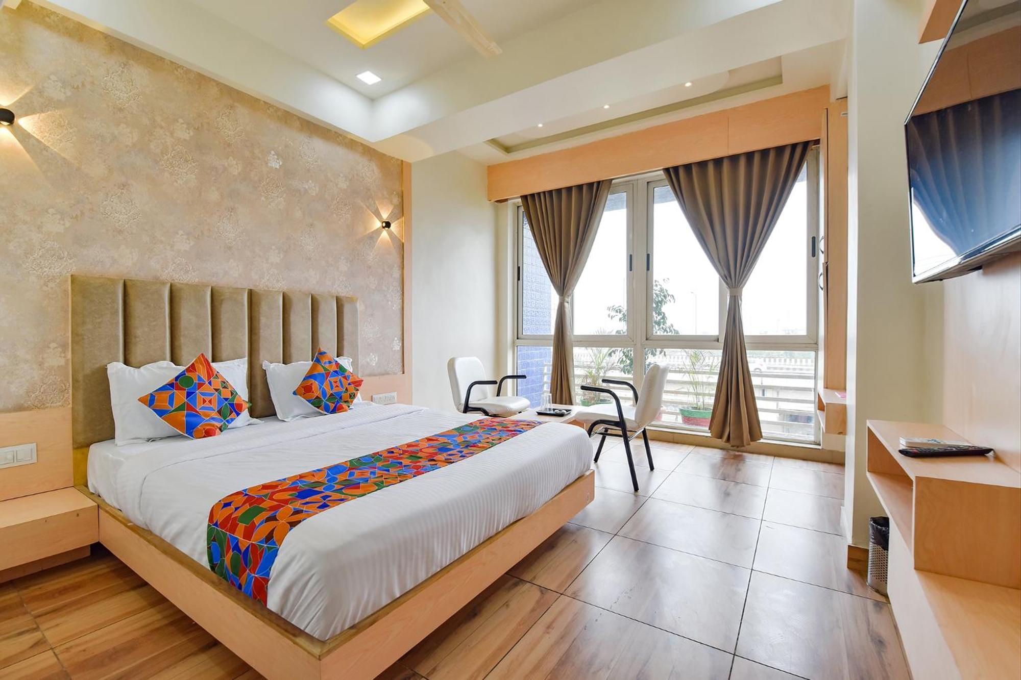 Fabhotel Symphony Grand 阿穆达巴 外观 照片
